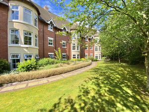 Rear Communal Gardens - click for photo gallery